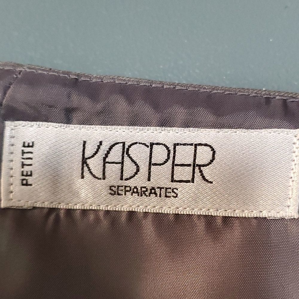 Vintage Kasper, career Y2K light gray pencil skirt Completely lined Sz 6 petite. - Picture 6 of 9